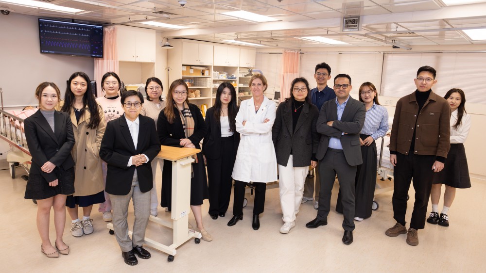 The Jockey Club STEM Lab of Digital Oncology Care Enhancement steered by Professor Yorke is developing a platform for real-time monitoring of cancer patients’ symptoms.