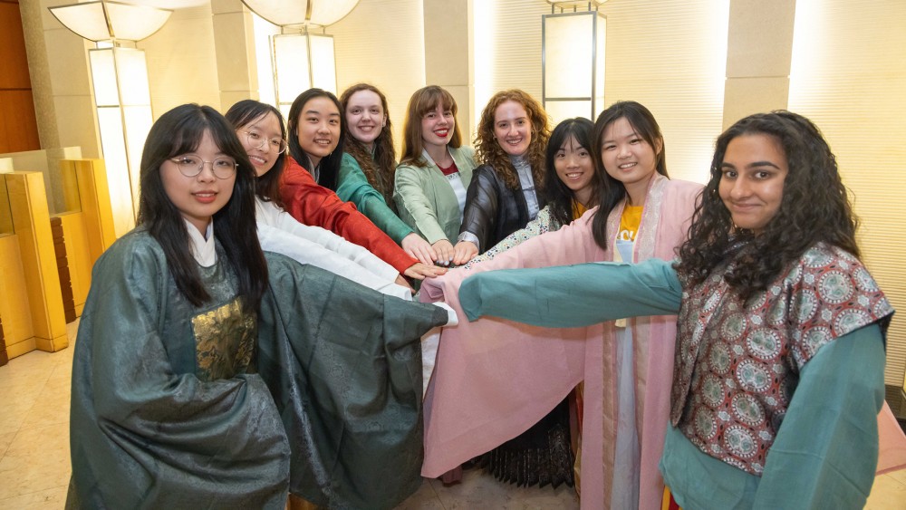 The International Summer School offers good opportunities for undergraduate students with diverse cultural backgrounds to make friends with one another.