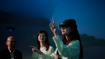 學生助理助力開發課外沉浸式學習平臺。