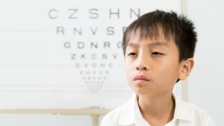 崭新光学技术   减慢儿童近视加深
