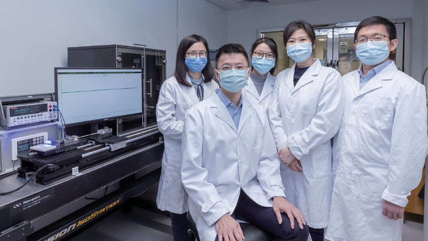 Professor Zheng Zijian (front) and research team members (from left) Dr Huang Qiyao, Research Assistant Professor of ITC; Miss Zhuang Qiuna, PhD student; Dr Zhao Xin, Assistant Professor of BME; and Dr Chai Yang, Associate Professor of AP