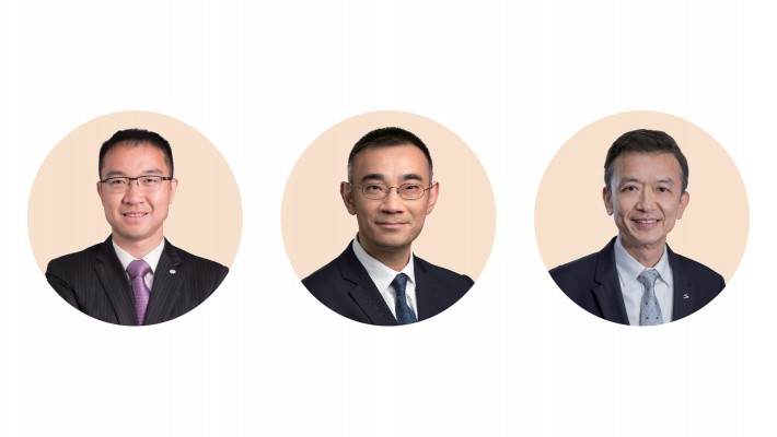（左起 ) 彭一邦博士、工程師、蘇紹聰博士及葉中賢博士