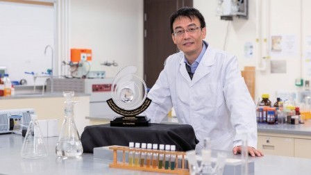 PolyU scientist wins award for research to tackle water scarcity
