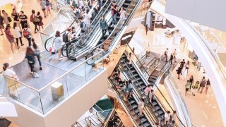 Artificial Intelligence-enabled escalator combs enhance passenger safety