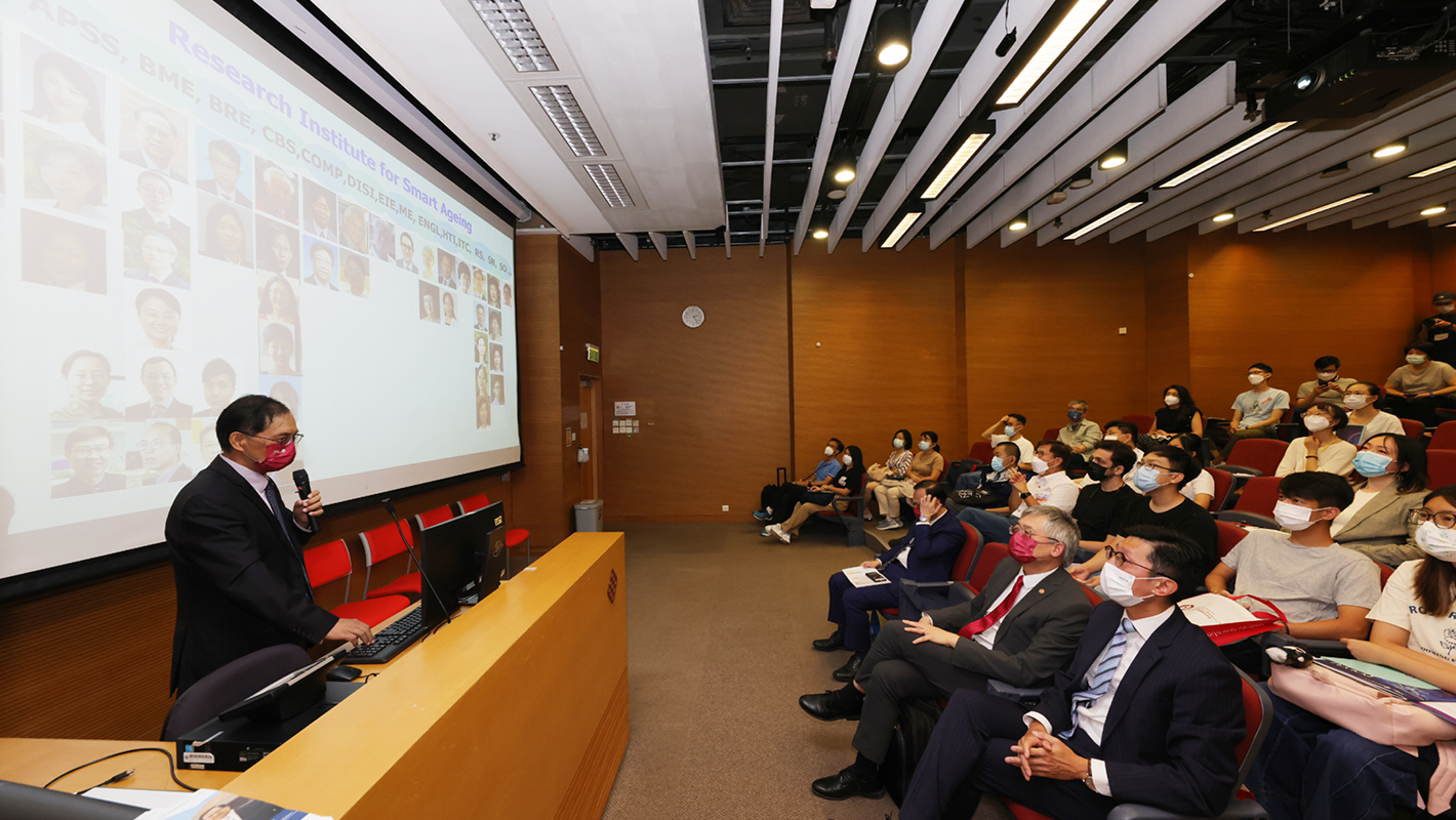 A series of breakout sessions were organised to provide an opportunity for industry practitioners and PolyU researchers to exchange views and explore collaboration possibilities on various subjects covering technology innovation and development.