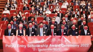 逾500学生获颁入学奖学金