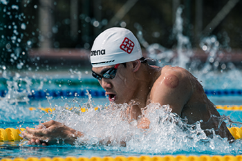 黃培燊同學在兩個月內兩度刷新本港200米蛙泳紀錄。