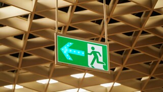 Guiding the Way Out: Dynamic Exit Signs Revolutionise Emergency Evacuation