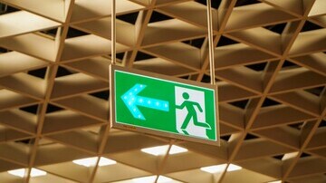 Guiding the Way Out: Dynamic Exit Signs Revolutionise Emergency Evacuation