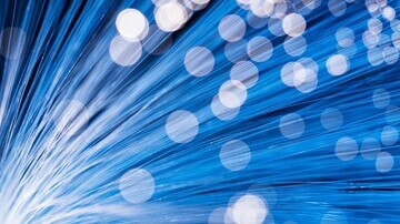 Shaping the Future of Quantum Networks: Optimal Control of Flying Qubits