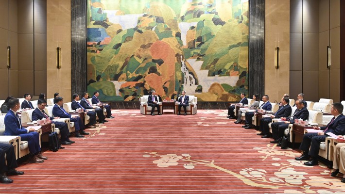 PolyU and the Wuhan Municipal People’s Government have reached an agreement to jointly establish the PolyU-Wuhan Technology and Innovation Research Institute. 