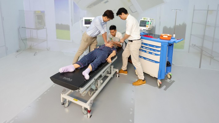PolyU has set up the first large-scale X-Reality hybrid classroom in Hong Kong that enables students from multiple disciplines to practise critical hands-on skills.