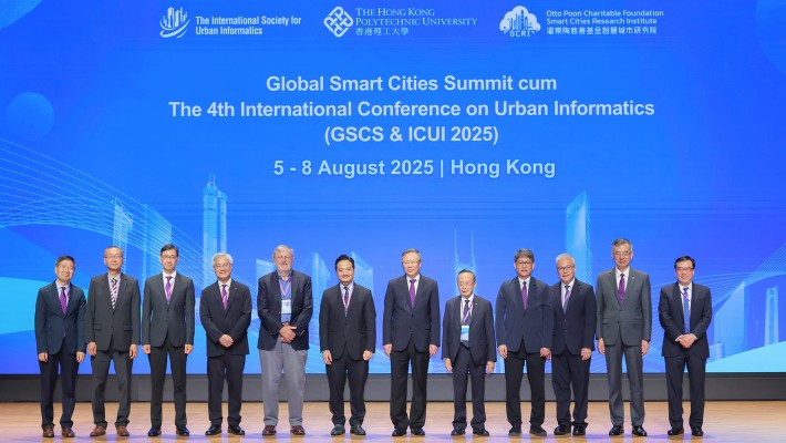 The opening ceremony of the Global Smart Cities Summit cum the 4th International Conference on Urban Informatics was officiated by PolyU members and distinguished guests.