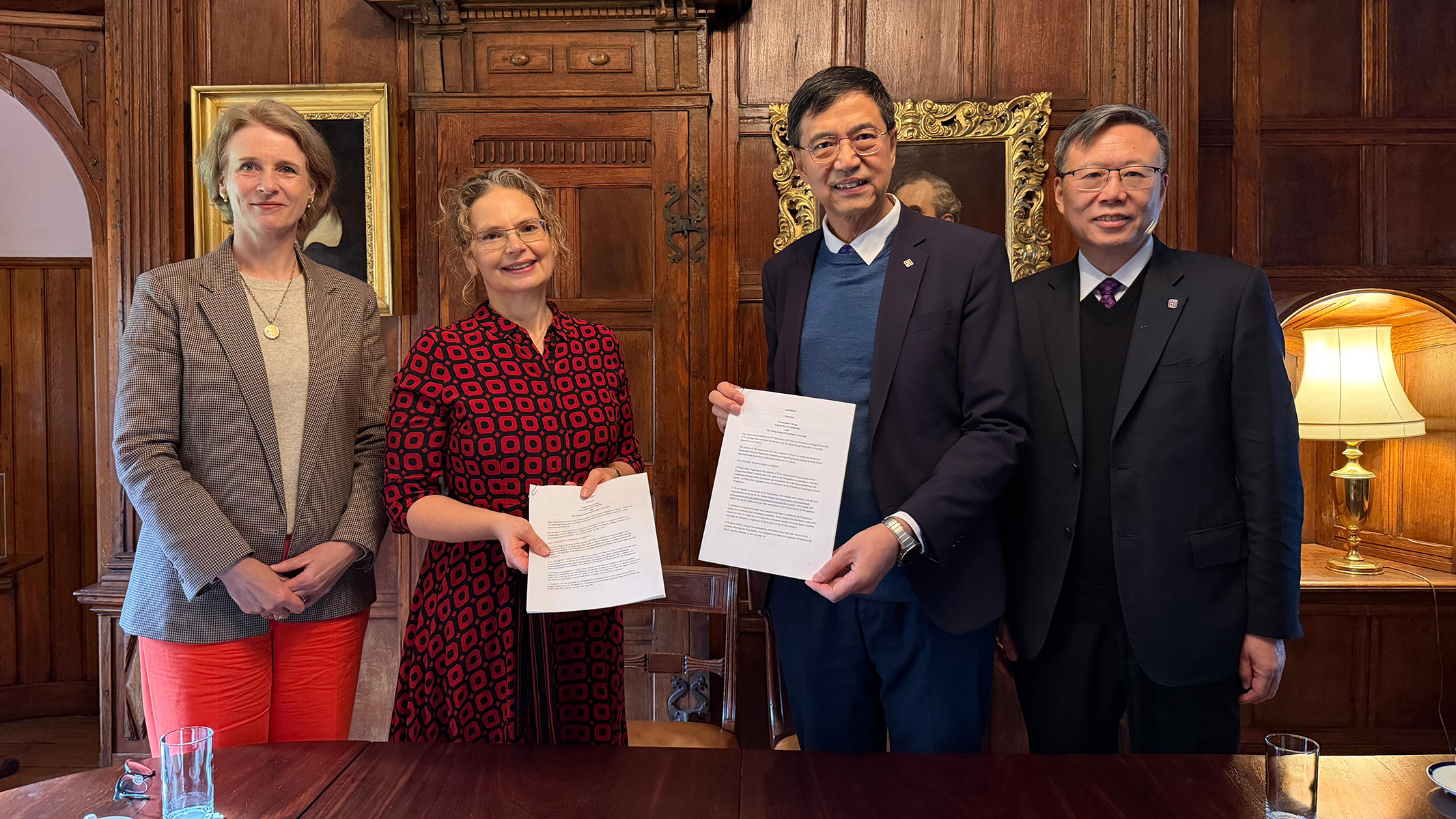 MOU signing witnessed by President Teng and Professor Rosalind Polly Blakesley, Master of Pembroke College, University of Cambridge.