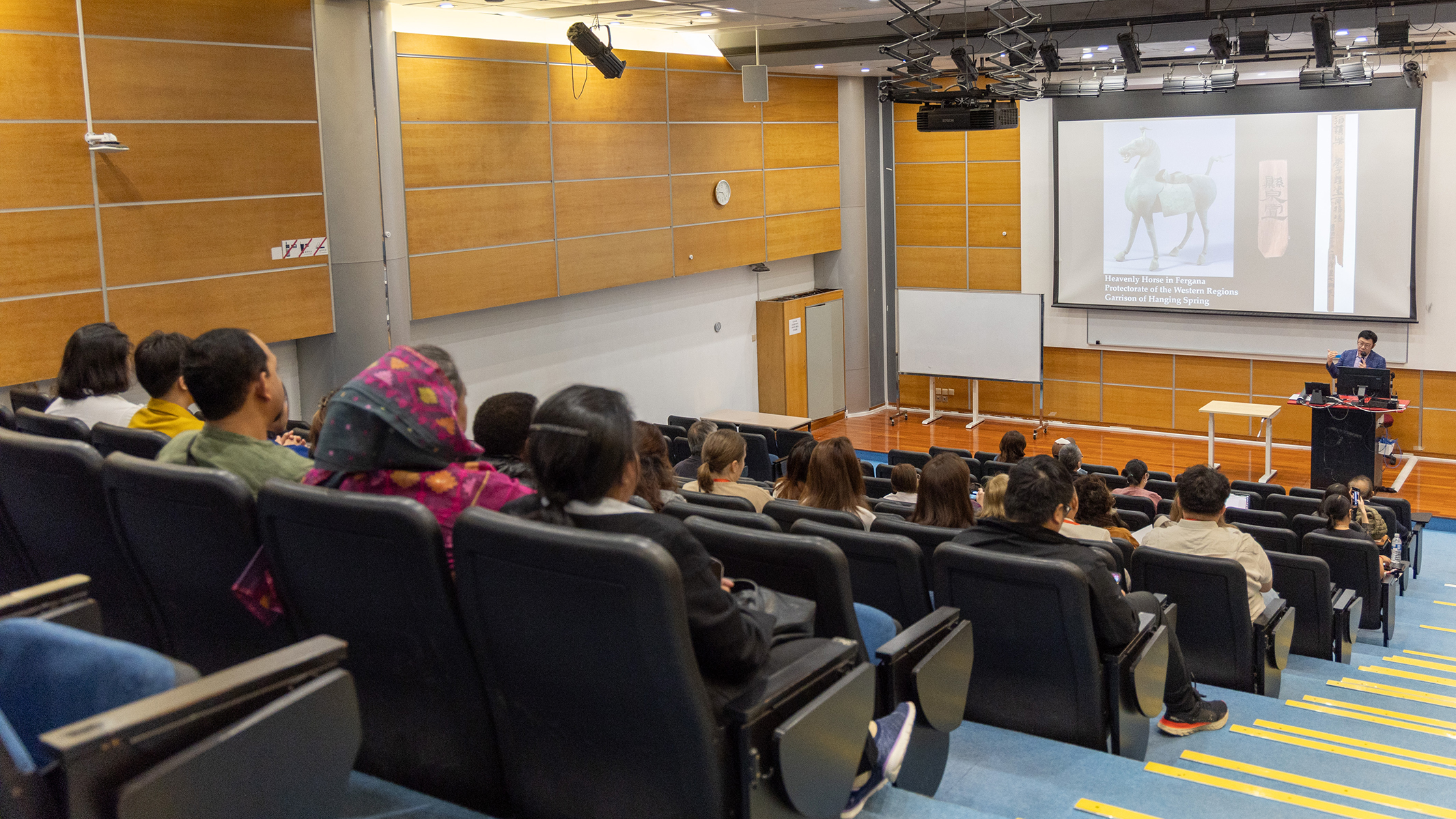 Cultural lectures delved into topics such as “Buddhism and Trade: Material Interactions along the Silk Routes” and “Chinese Textiles and the Silk Road: The Ho Chi Sze Collection at the Hong Kong Palace Museum”, offering insights into the rich tapestry of cultural and material exchanges along the Silk Road.