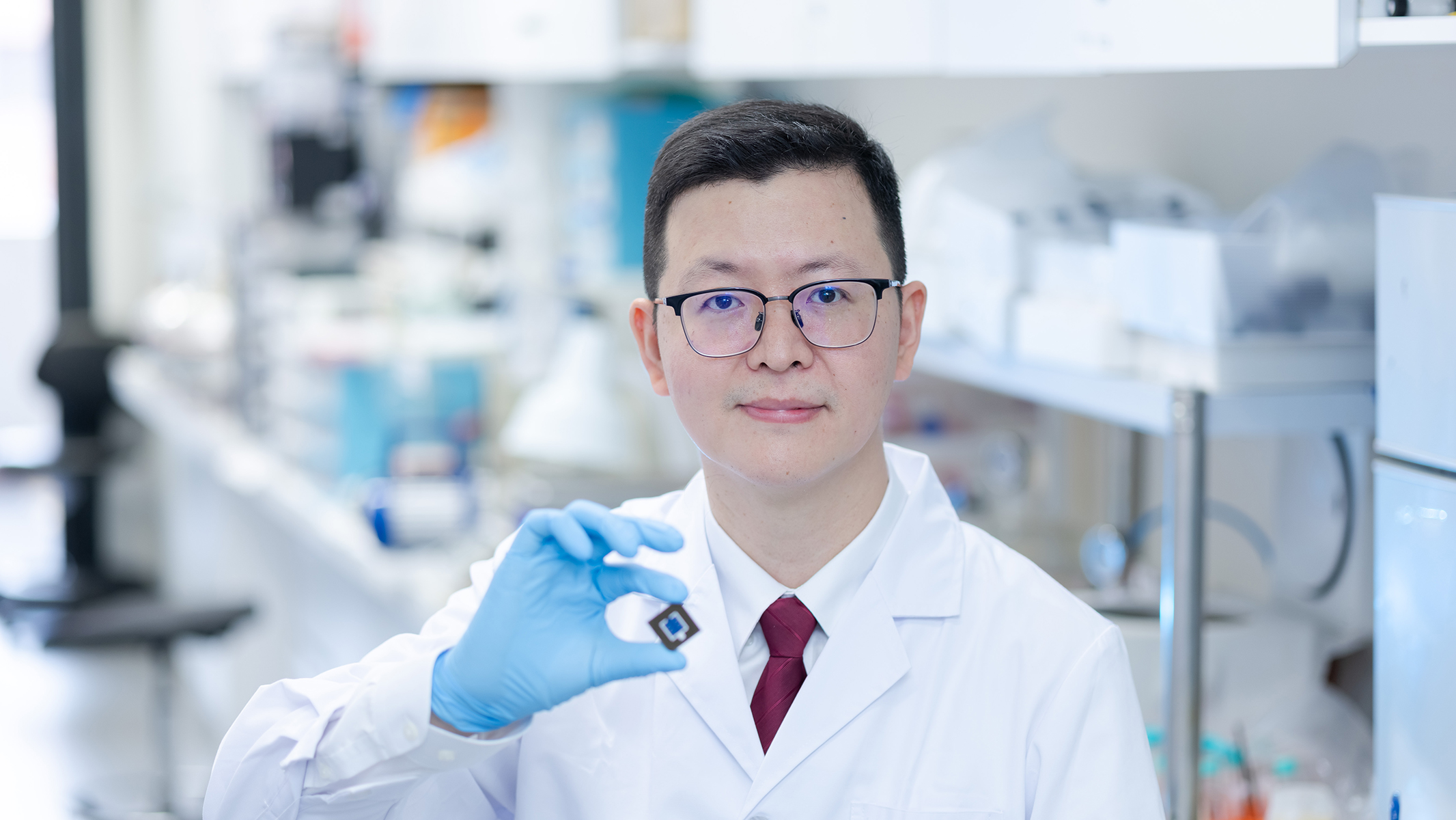 Professor Yin Jun, Assistant Professor of the Department of Applied Physics