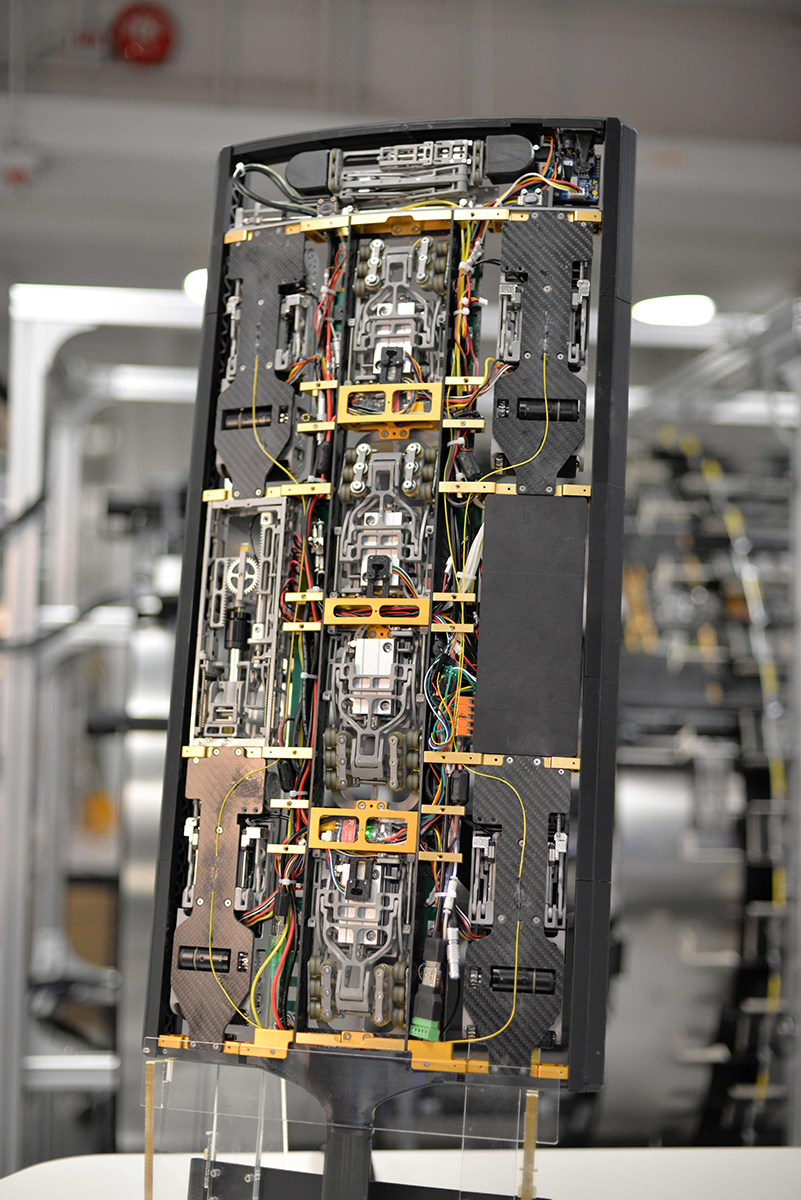 PolyU researchers and CLP Power engineers have jointly developed a 36 mm‑thick Generator Inspection Robot tailored to the generators’ structure, enhancing inspection efficiency and optimising long-term maintenance.