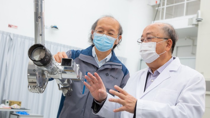Professor Yung (right) and Dr Robert Tam have developed valuable experience from participating in several lunar exploration projects of the Nation.