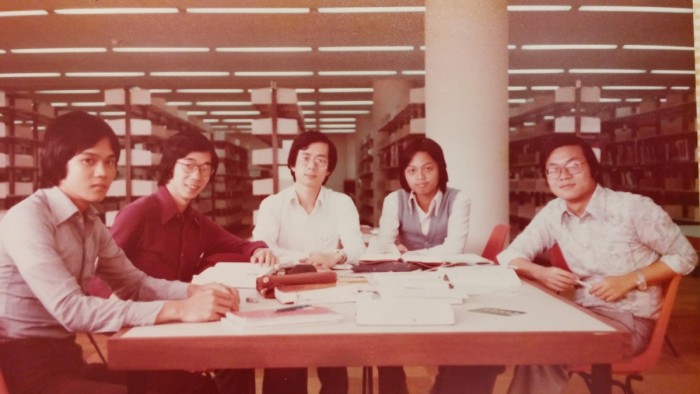 SH (2nd from right) has always enjoyed the debate with the study group at the Polytechnic Library (1978)