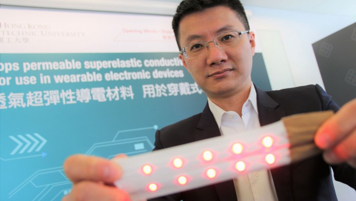 The PolyU research team led by Professor Zijian Zheng, Professor of the Institute of Textiles and Clothing, has successfully developed the liquid-metal fibre mat which can be used for wearable electronic applications.