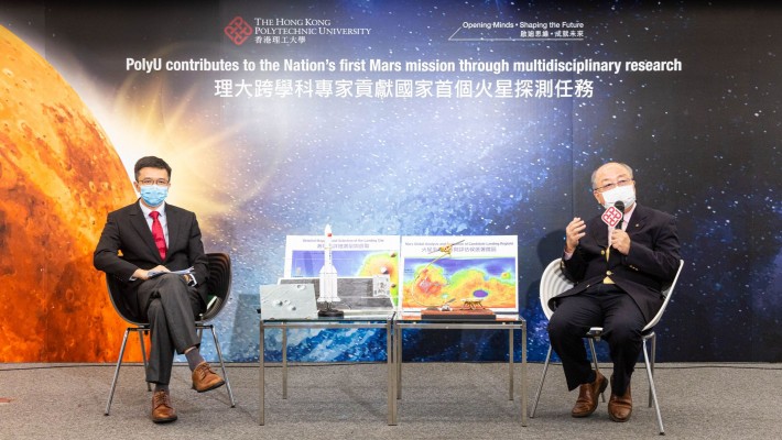 Professor Wu Bo (left) and Professor Yung Kai-leung