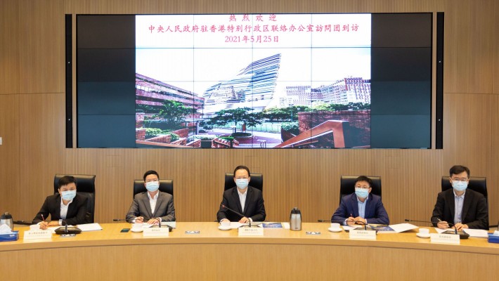 Dr Tieniu Tam visits PolyU and shares his views on the pivotal role of scientific research in the long-term development of the Nation and Hong Kong