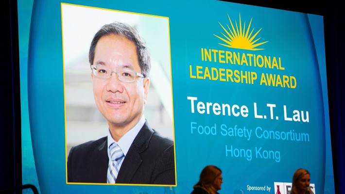 The International Association for Food Protection presented Dr Terence Lau the 2021 International Leadership Award at its annual conference in Phoenix, Arizona last month.