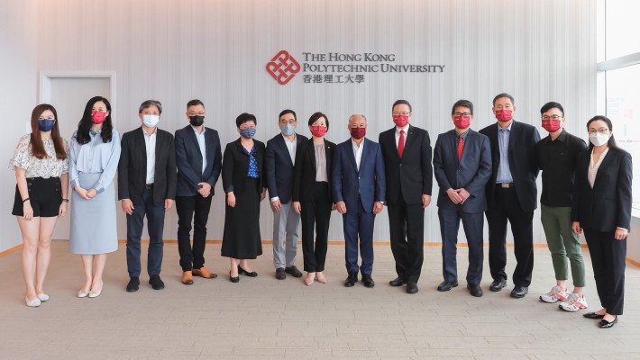 The PolyU team welcome Dr Li Ning to the campus on 28 April, 2022