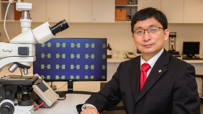 Dr Chai Yang, Associate Professor of the Department of Applied Physics of PolyU, led his research team in the development of bioinspired vision sensors that emulate the human retina’s ability to adapt to various lighting levels.