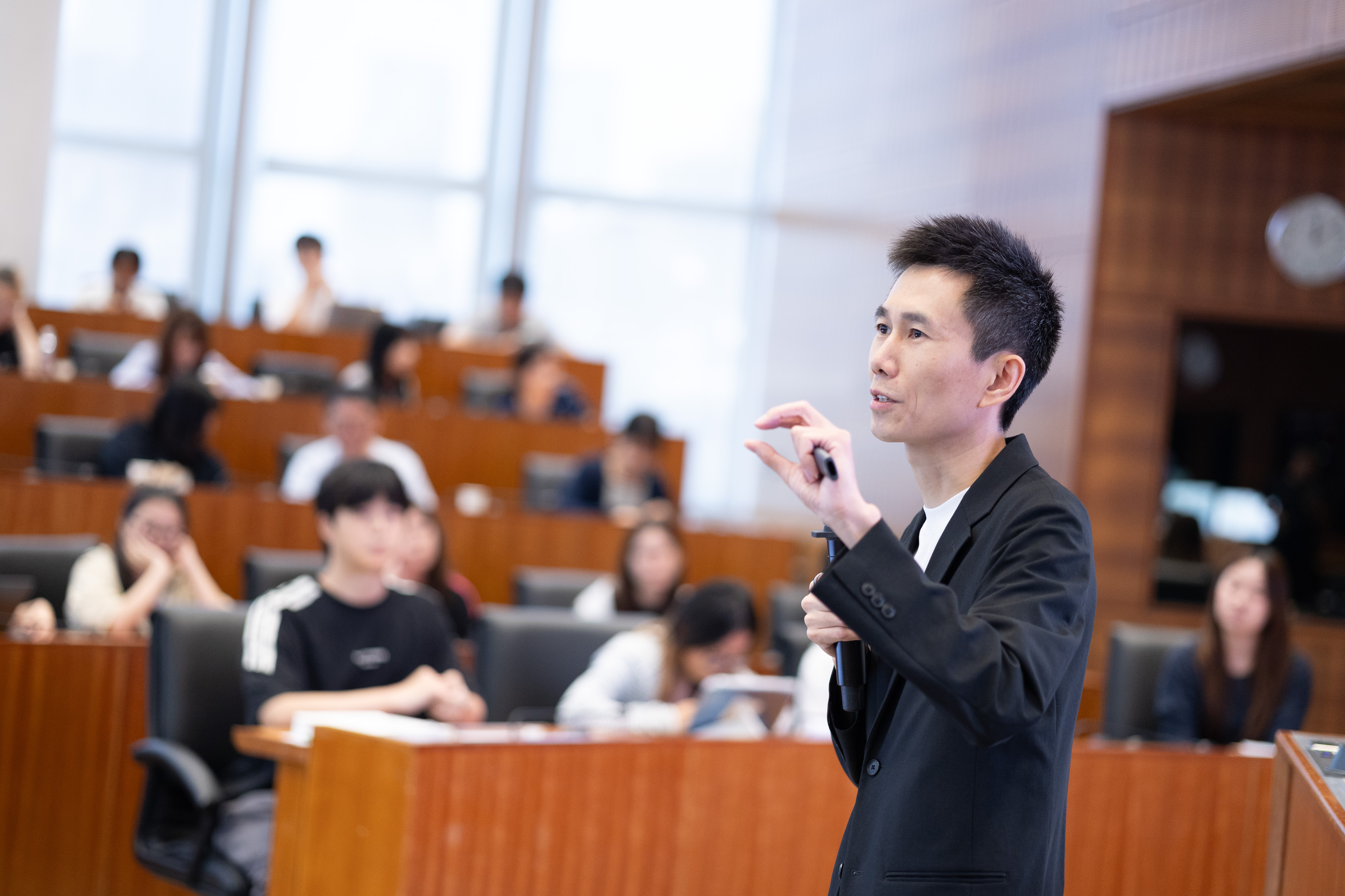 Dr SHEN Peng, Founder, Chairman and Chief Executive Officer of Waterdrop Inc.,  delivers his keynote on technology-enabled inclusive protection.