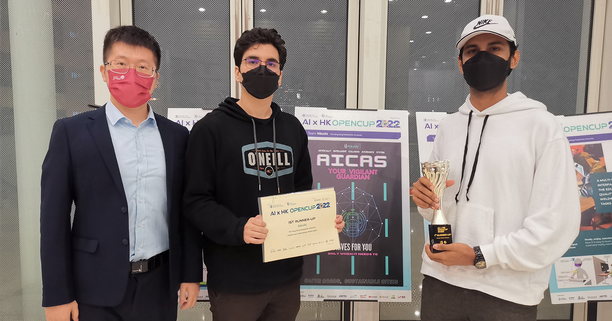 Dr Hailong Huang (left) attended the award presentation ceremony and witnessed Mr Hamad Khan (middle) and Mr Fuad Hasan’s (right) achievements.