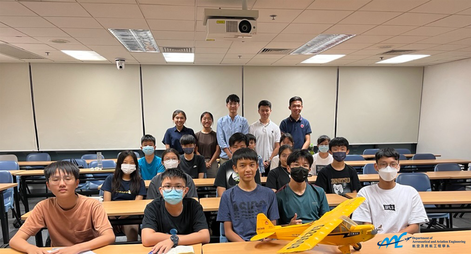 Group photo taken during the lecture session of WingsUp: Teenagers Soaring into Aviation.