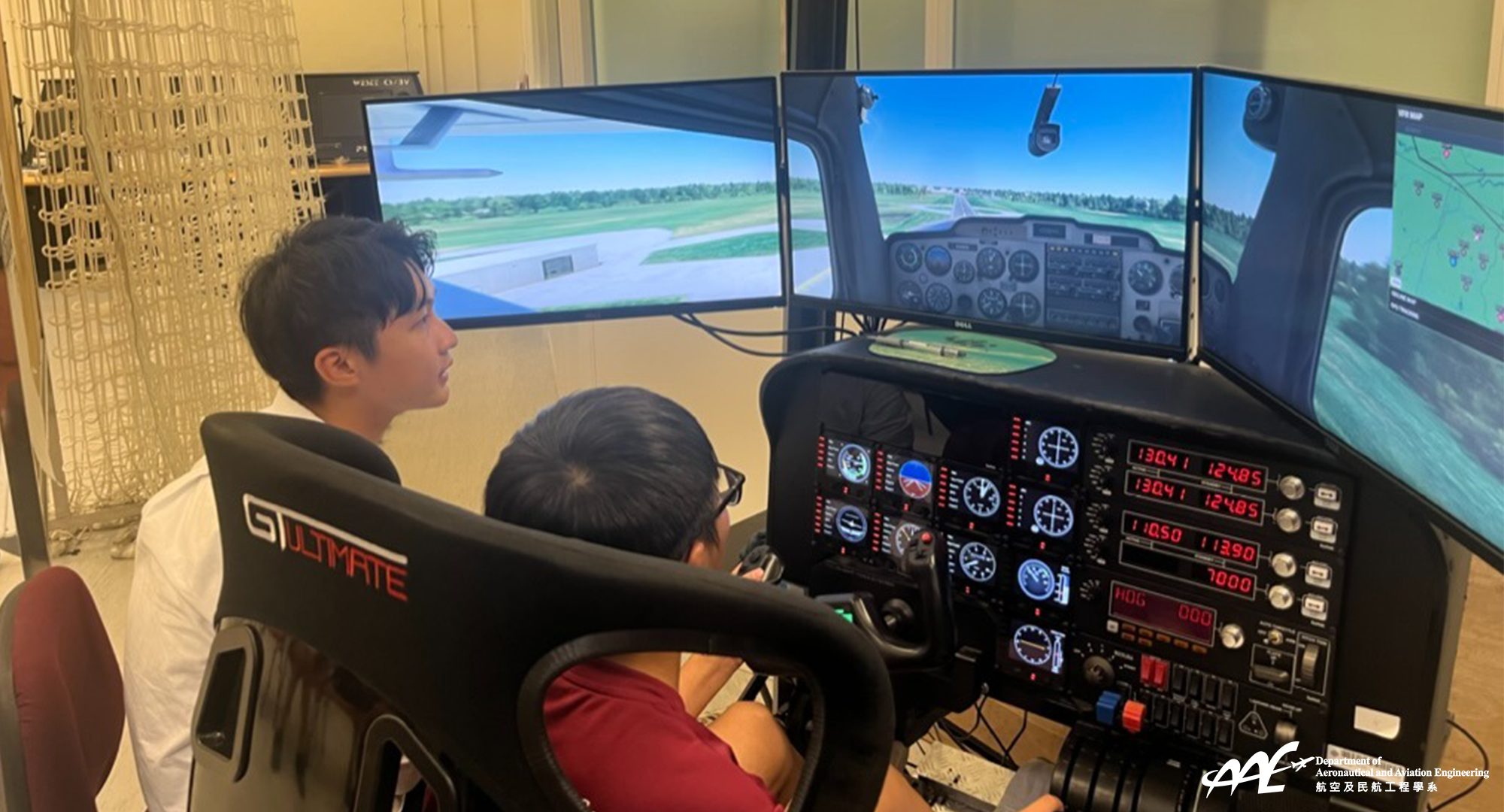 Mr Jeff LAW Ho Lam leads the students through an engaging flight simulator experience.
