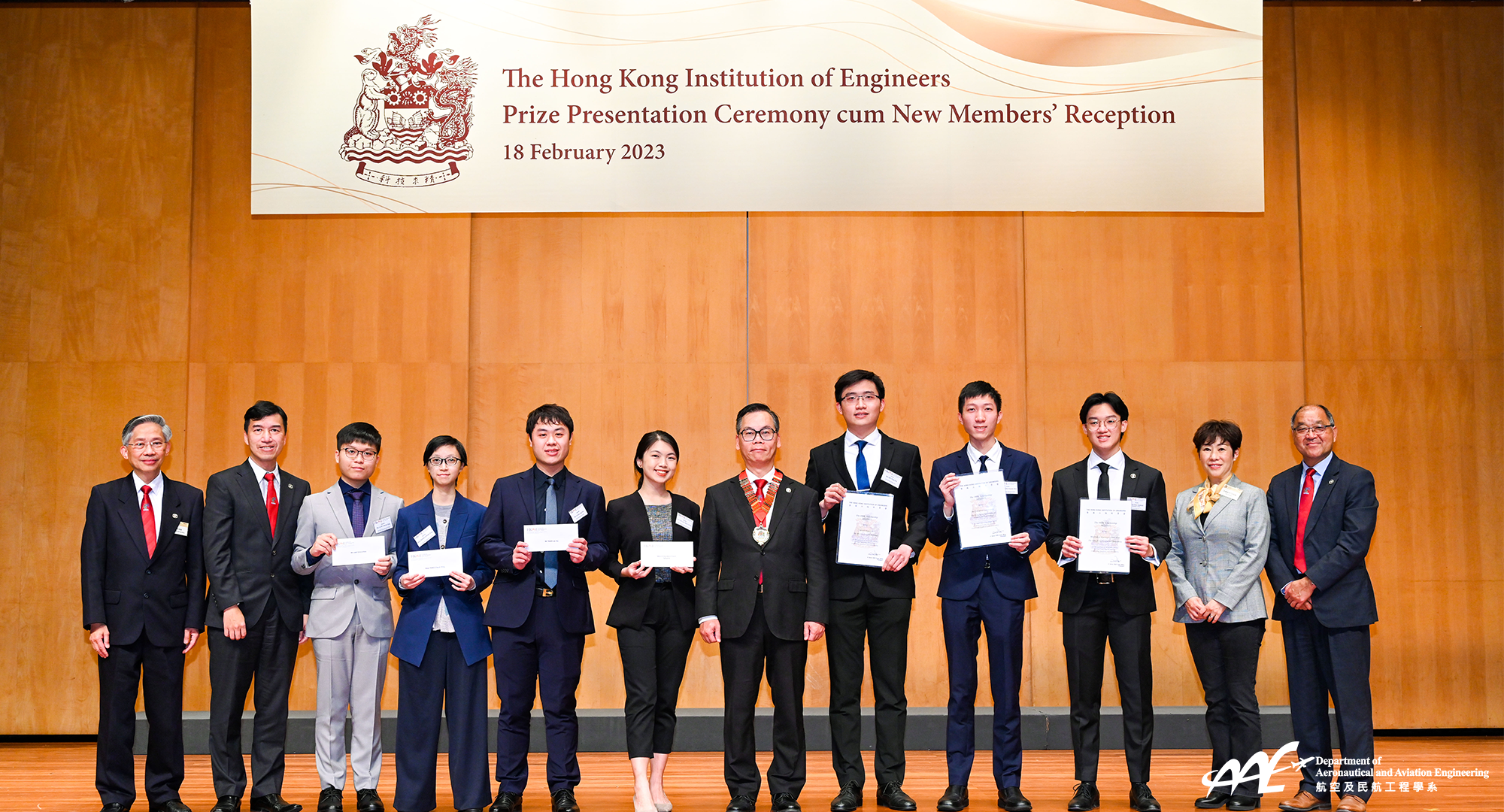 Mr ANG Jershon Ainsleigh Entote (third right), was awarded The Hong Kong Institution of Engineers (HKIE) Scholarship 2022/23