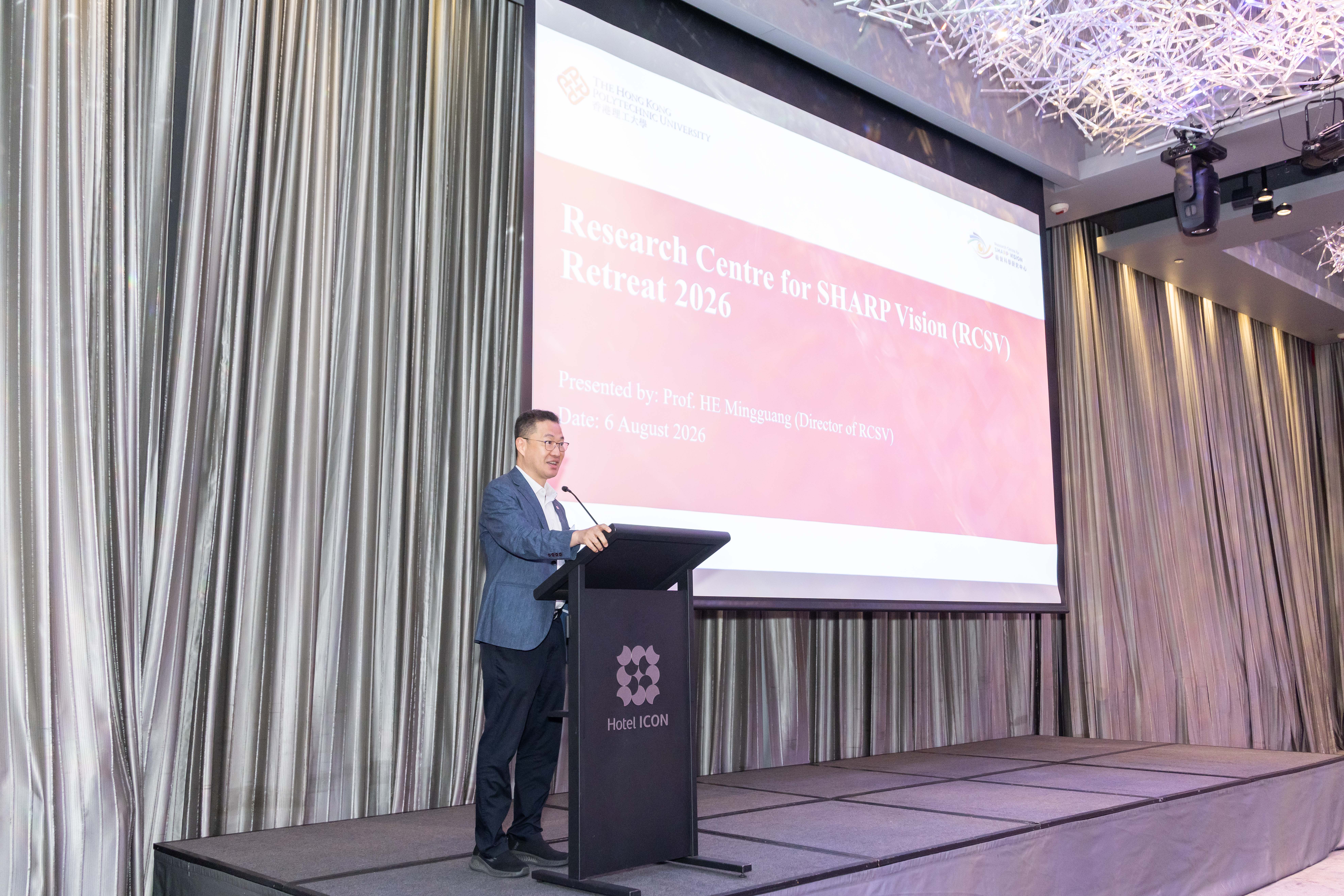 Prof. Mingguang He, Director of RCSV, PolyU, delivers the opening remarks and shares a strategic update on the Centre’s latest developments at the retreat.