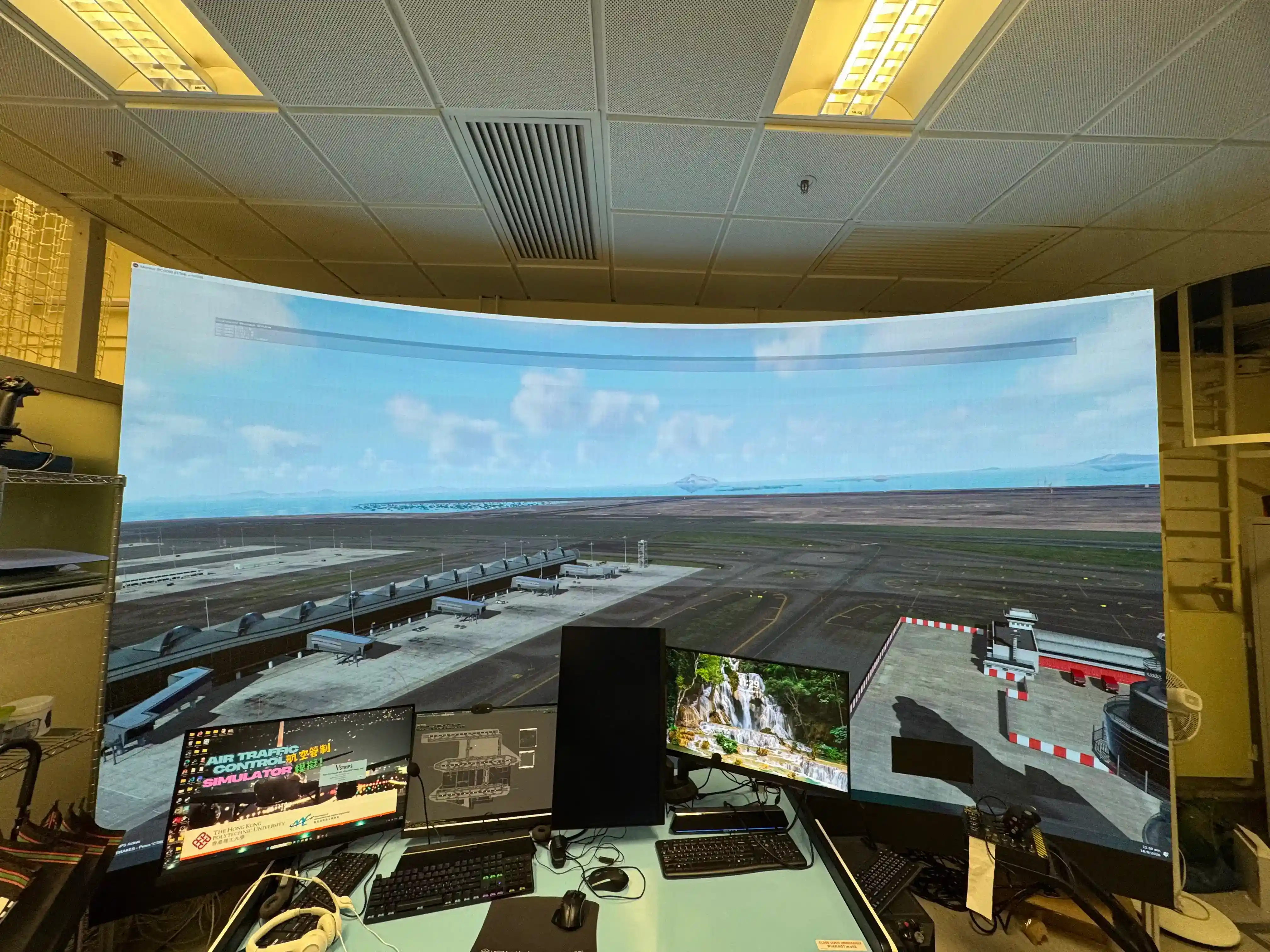 Air Traffic Control Tower Simulator