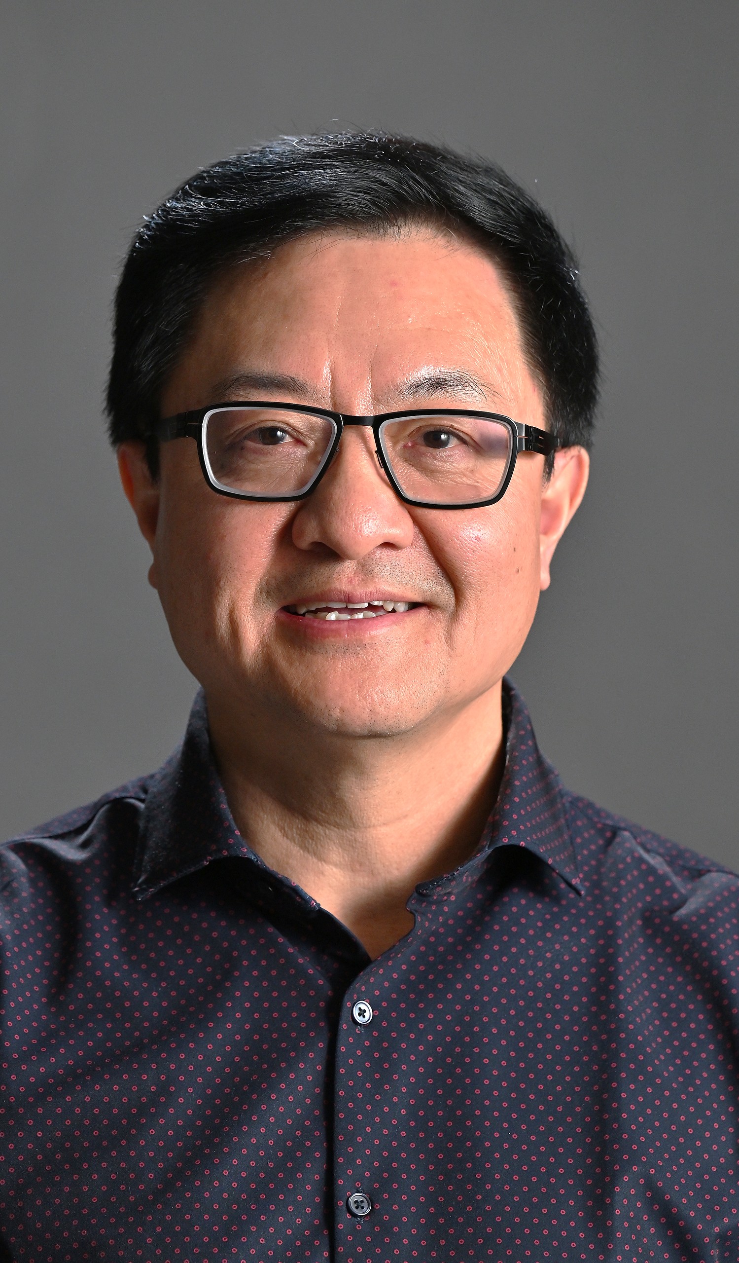Prof WANG Yong 560 x 860