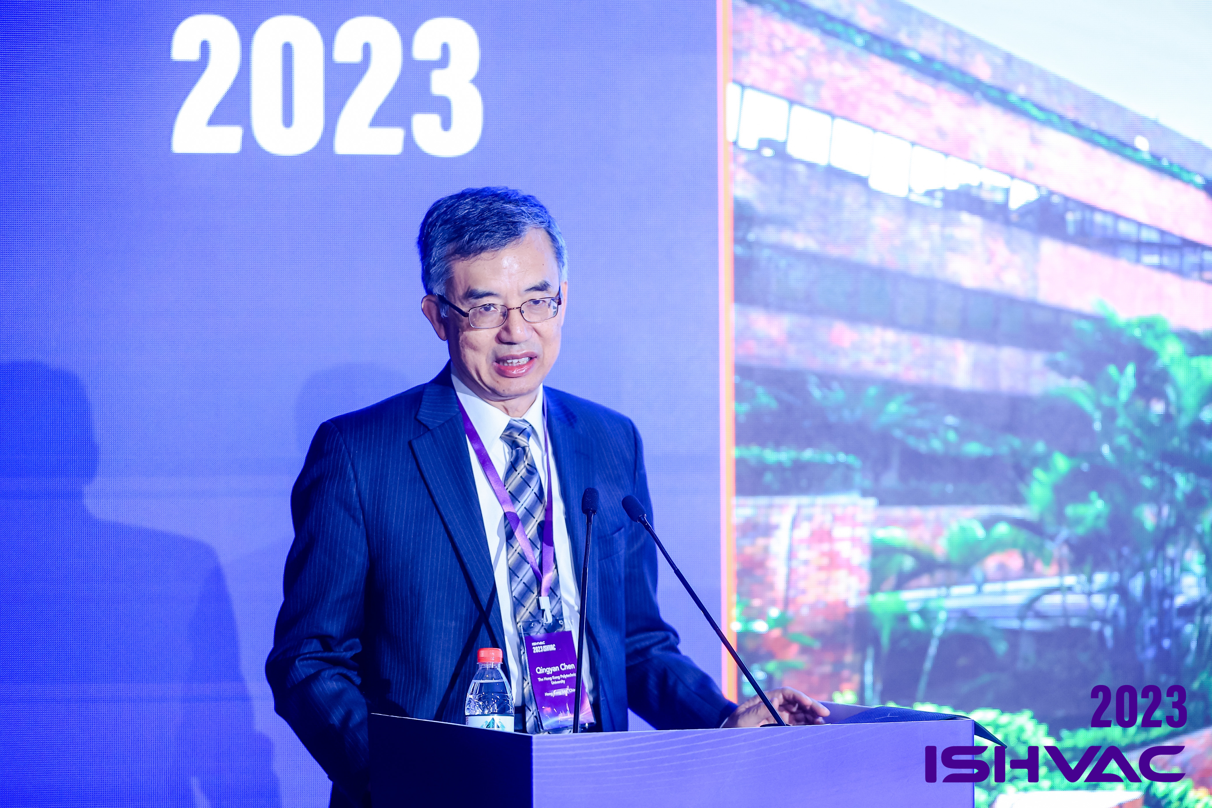 c540d749e9e55590f19efd3ebfe5a5e