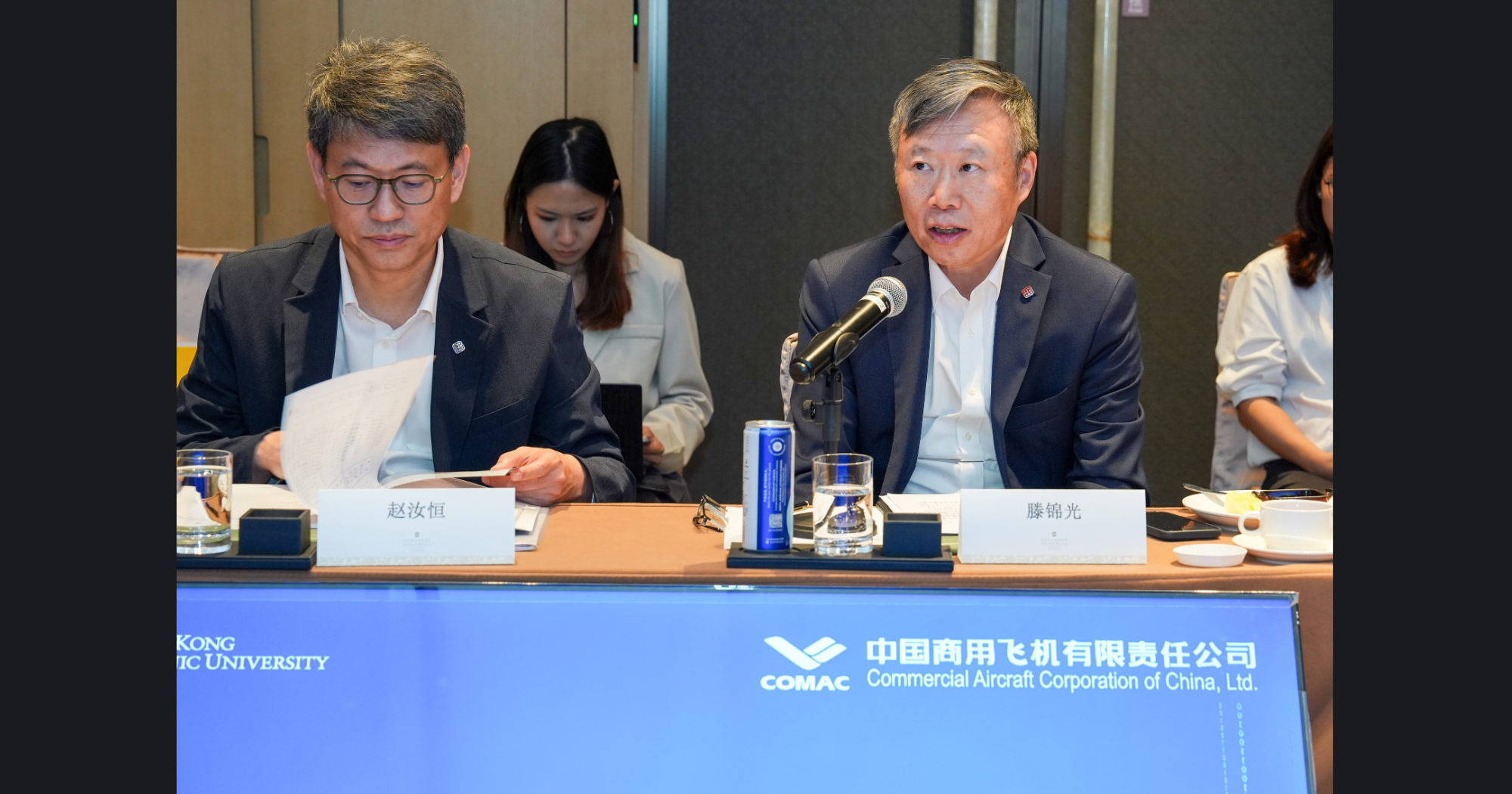 Prof. Teng Jin-Guang, President  (Right); Prof. Chao Yu Hang, Christopher, Senior Vice President (Research and Innovation) (Left) | 校長滕錦光教授 (右); 高級副校長（研究及創新）趙汝恒教授 (左)