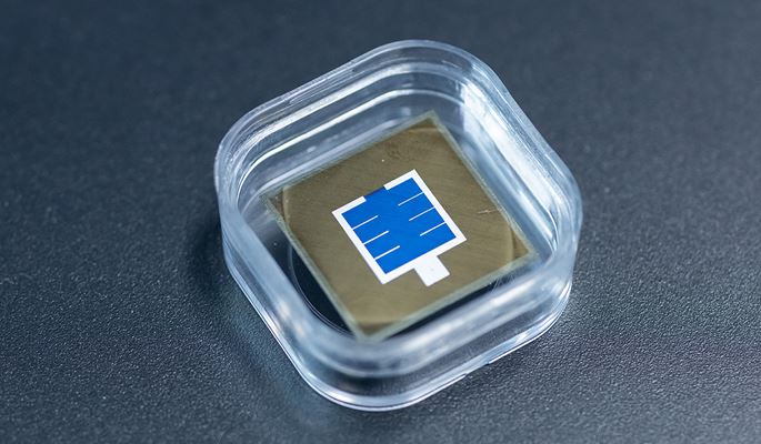 A novel bilayer interface passivation strategy to develop tandem solar cells