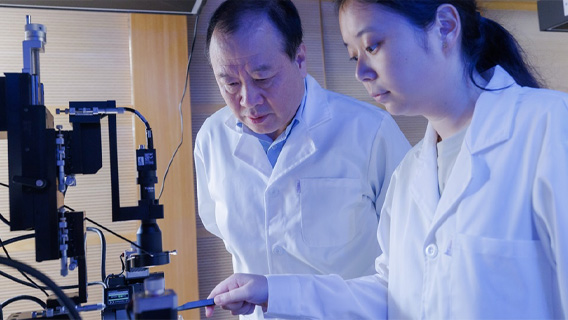 PolyU scientists harness quantum microprocessor chips for revolutionary molecular spectroscopy simul