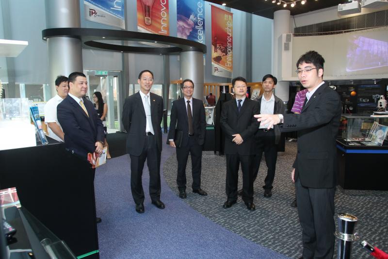 201410172Collaborative Research Seminar  Workshop  Technology Matters