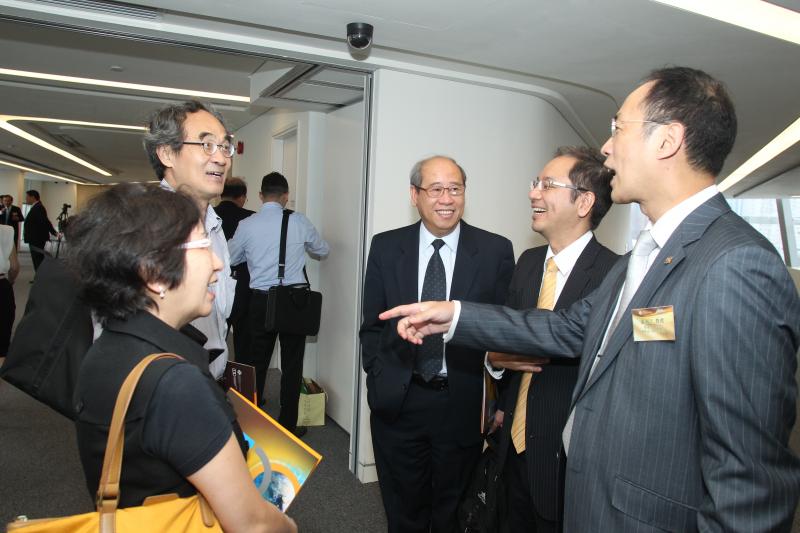 20141023_2_PolyU Signs Commercialization and Collaboration Agreement with Avalon