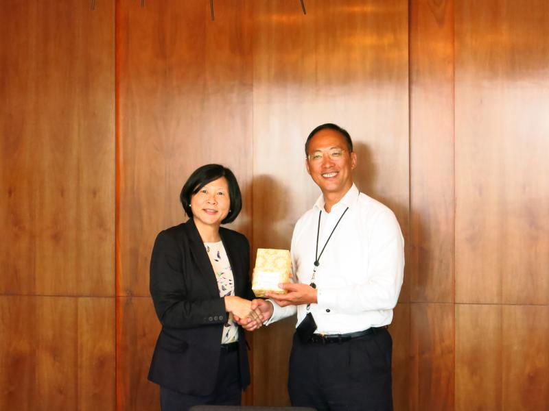 201708304Singapore AgriFood  Veterinary Authority Visits PolyU