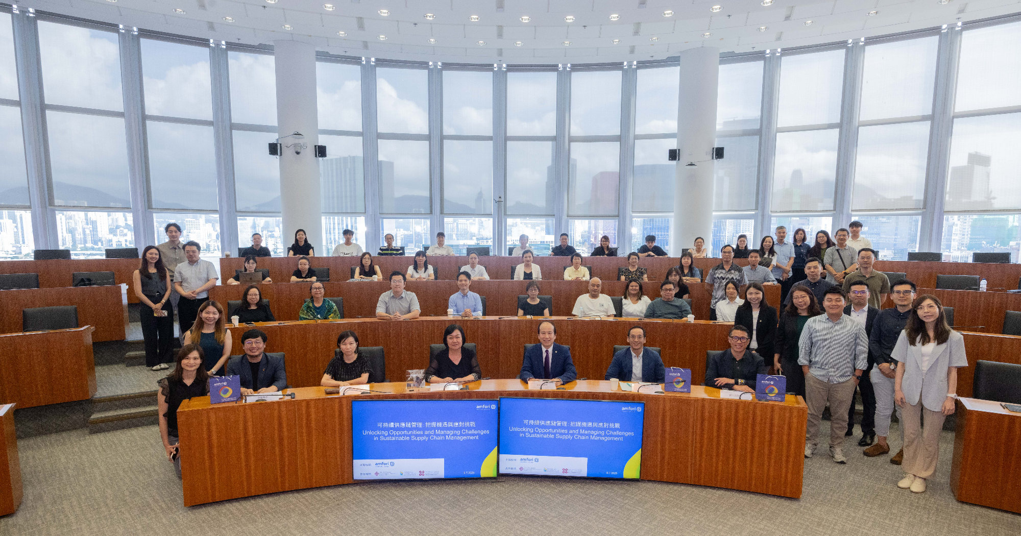 image-2000x1050 (52)