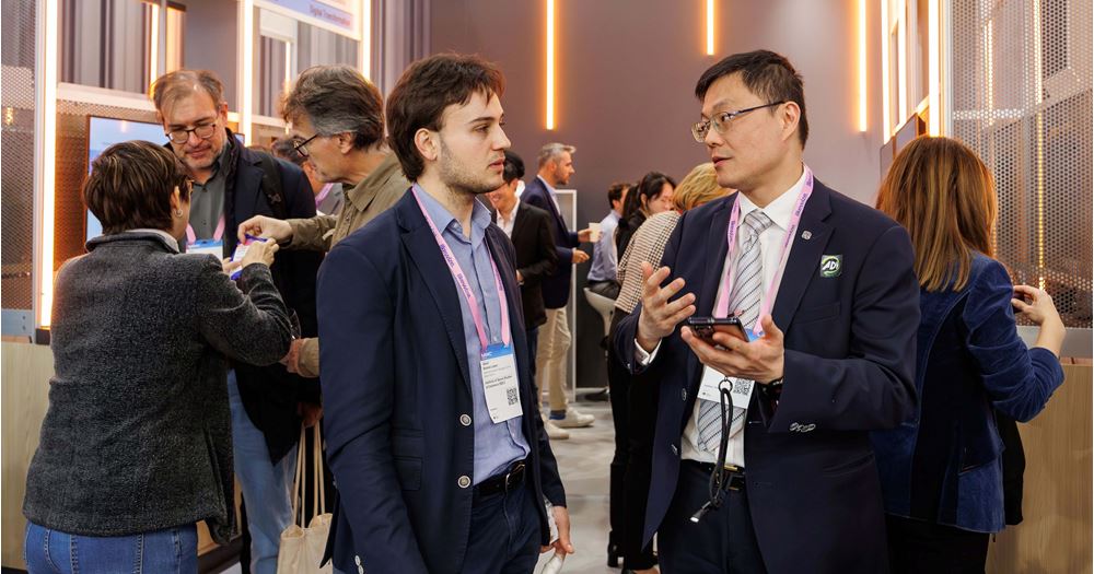 One of PolyU projects, the Virtual Patient Simulation System, was shortlisted for the prestigious 2026 Global Mobile (GLOMO) Awards in the category of Best Mobile Innovation for Connected Health and Wellbeing. The principal investigator Prof. Lawrence Chan, Associate Professor of the PolyU Department of Health Technology and Informatics (right), introduced the innovation to the visitors.