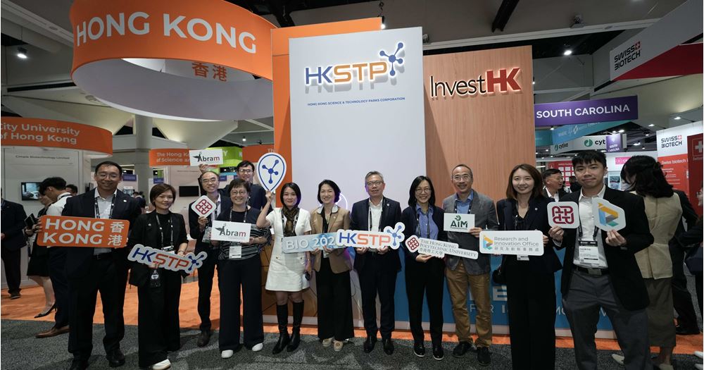 PolyU joined the Hong Kong delegation led by the Hong Kong Science and Technology Parks Corporation for the first time and, together with four other local universities and over 40 life sciences and health technology companies, showcased its innovations at the Hong Kong Tech Pavilion.