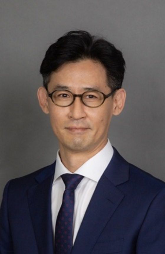 Prof. Yoon Suk LEE Lawrence