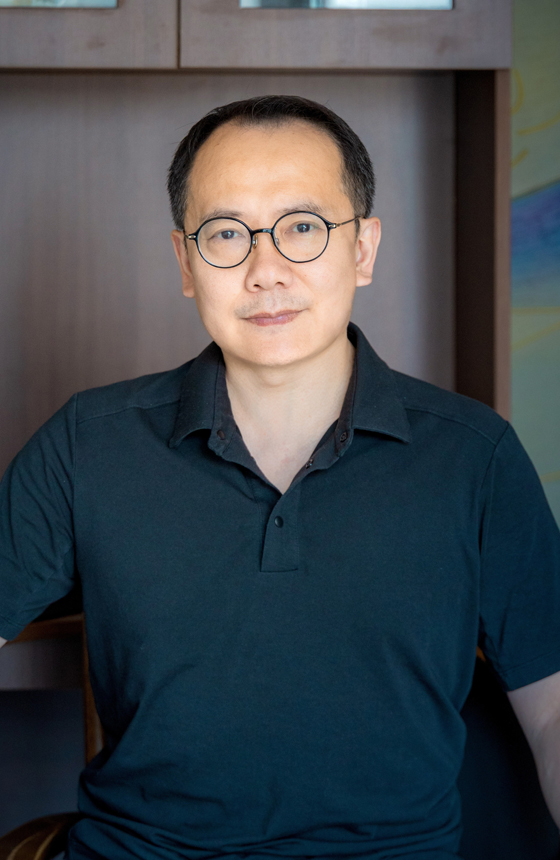 Z Leng Profile Pic 2