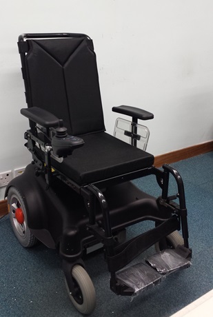 Height_adjustable_wheelchair